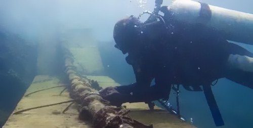 從此海底光纜替代海底電纜，成為遠距離傳輸信息的干流